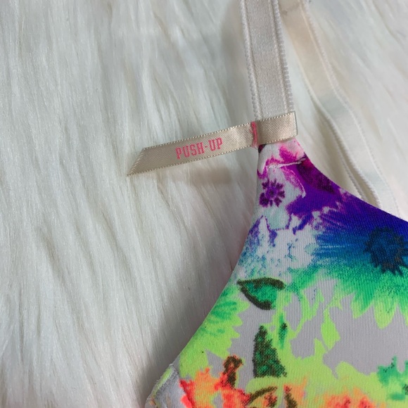 Victoria’s Secret Brightly Colored Wear Everywhere - Picture 4 of 9